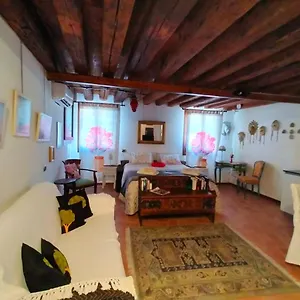 Ai Leoni Venedig